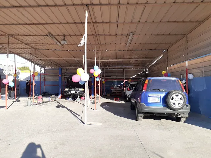 Leon Car Mechanic 7