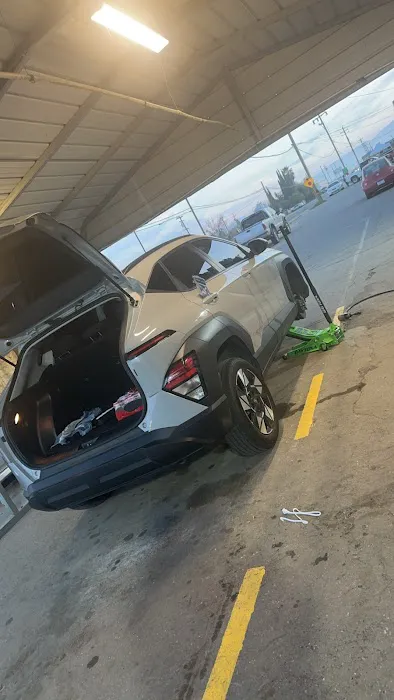 El Guero's Tires 0