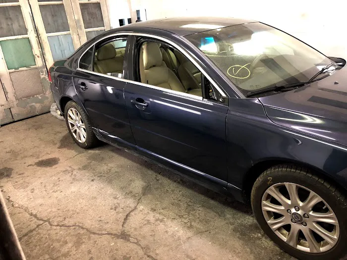 EXECUTIVE AUTO LLC 4