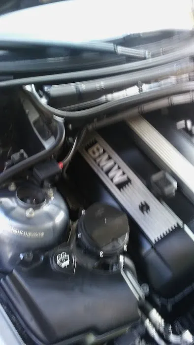 Cosmo's Auto Repairs Body 3