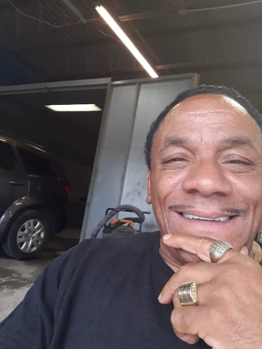 Earl Scheib Paint & Body 3