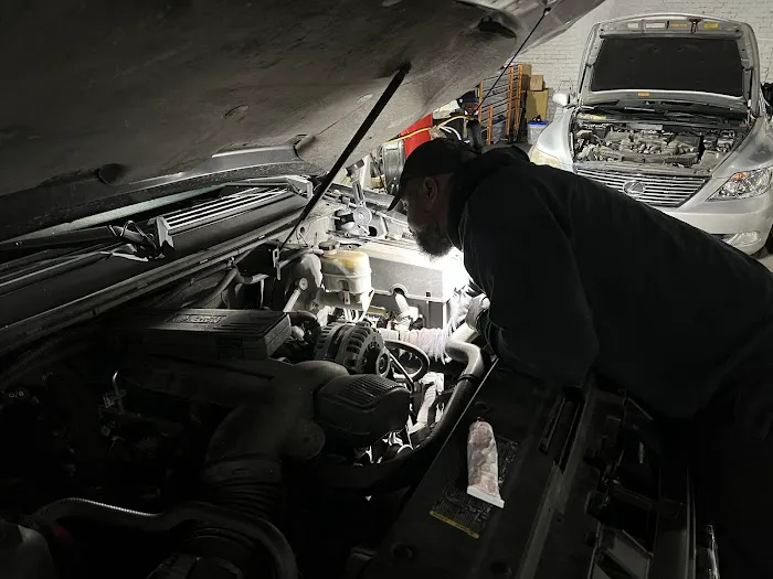 Squadron Auto repair & Sales 1