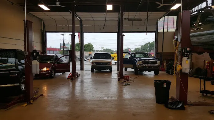 Germosen Truck and Auto Service 1