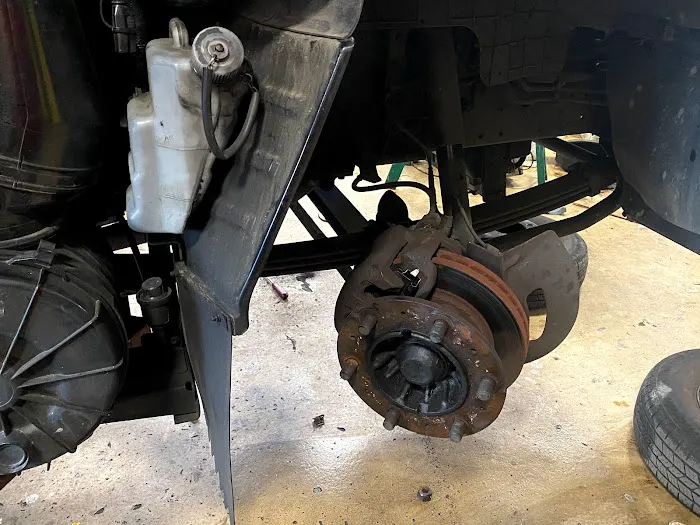 Germosen Truck and Auto Service 4