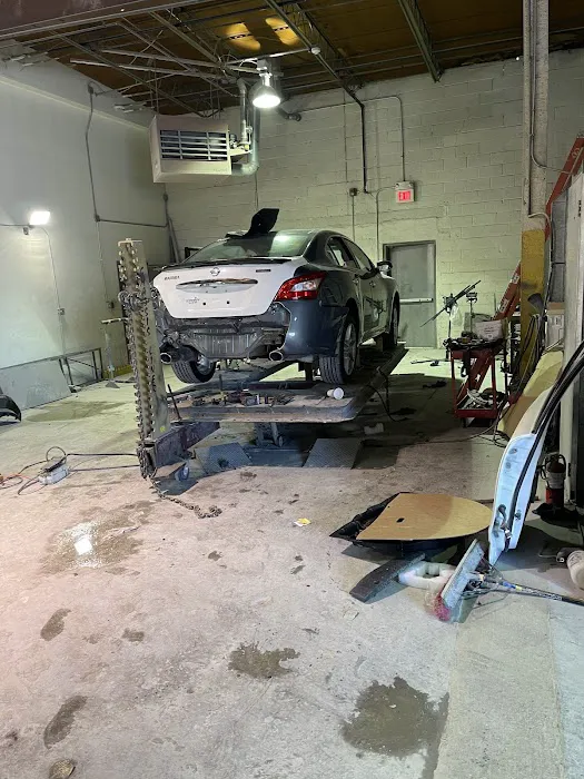R&R Collision Repair 4