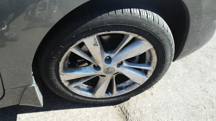 DJ Tire and Auto Repair 4