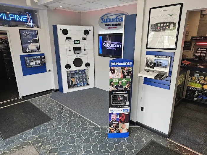 Suburban Auto Radio 6