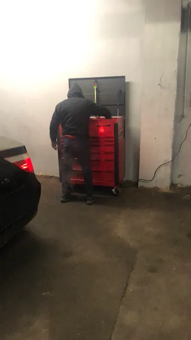 Alberto's Auto Repair 8