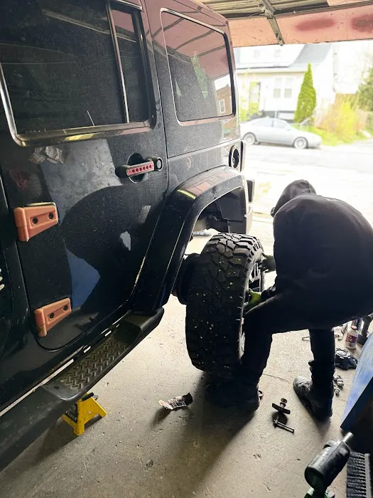 El Bostel Auto Part's Tires & Brake Repair 4