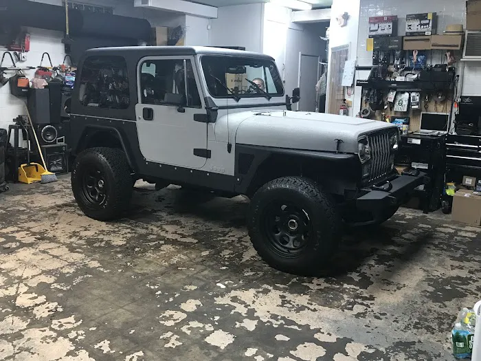 RJ AutoSound & Tint 7