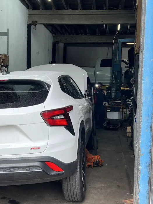 Reyes's Auto Repair LLC 5