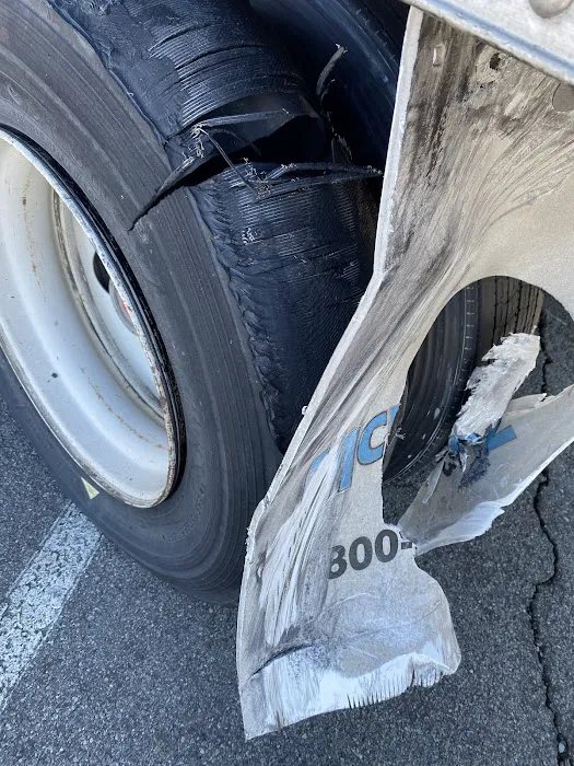 Benny’s Commercial Tires & Roadside Assistance LHC 0