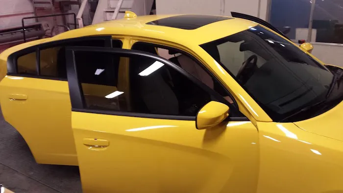 ROYAL TINT-AUTO GLASS & POWER WINDOW REPAIR 4