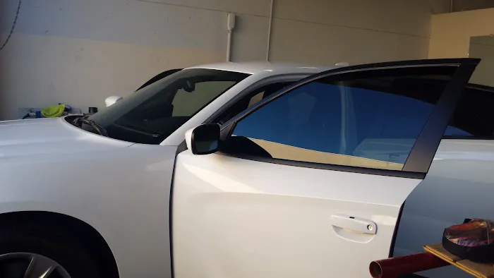 ROYAL TINT-AUTO GLASS & POWER WINDOW REPAIR 6