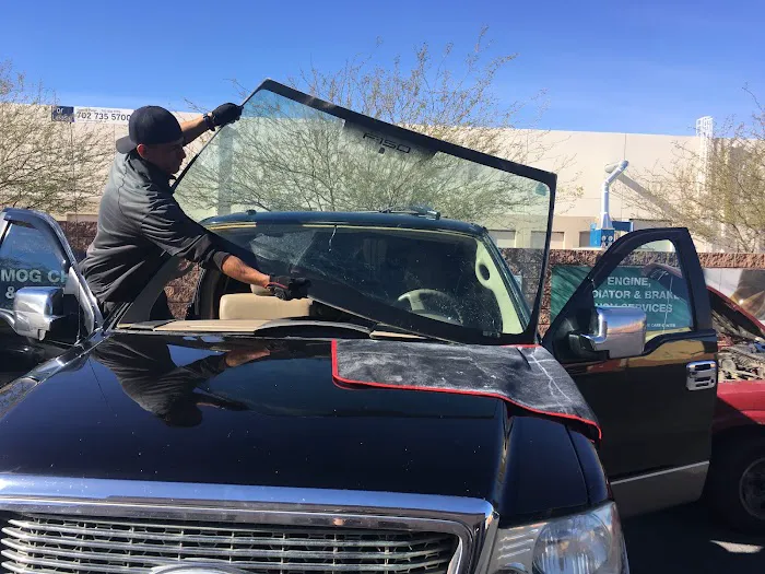 Clear Quality Auto Glass 2