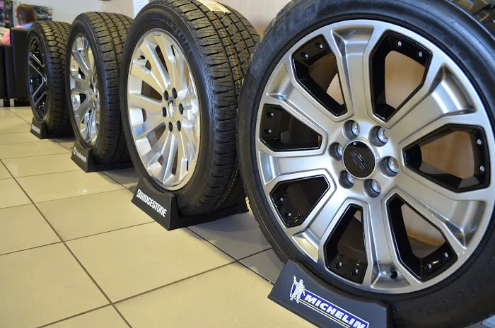 Findlay Chevrolet Service 3