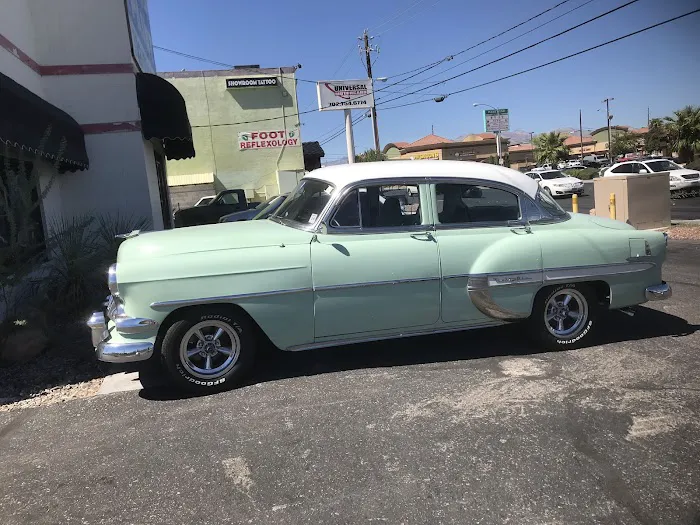 Universal Motorcars 8