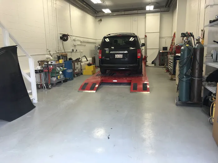 Baker's Collision | Glass | Service Centers 2