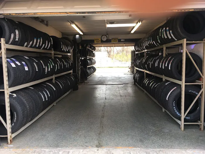 Tire & Brakes Room 7