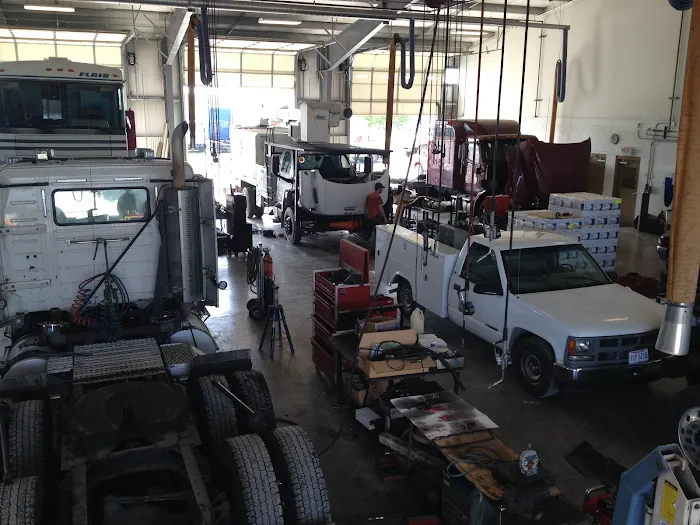Red's Auto Center 5