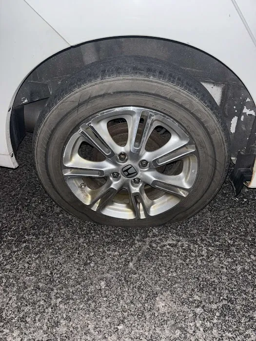 DISCOUNT TIRES & PHONES 4