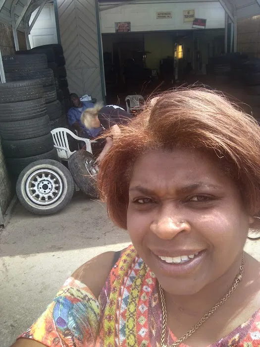 DISCOUNT TIRES & PHONES 8