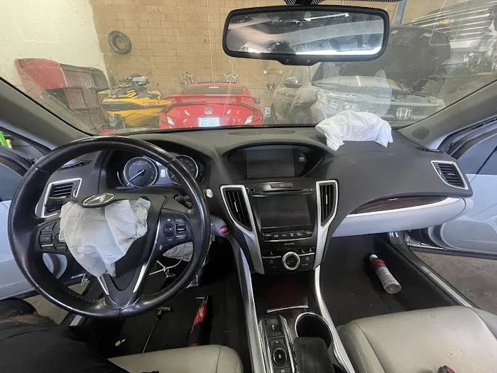 Airbag Zone LLC 4