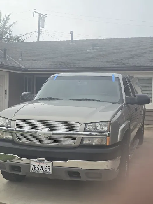 RICARDO AUTO GLASS & WINDOW TINT 4