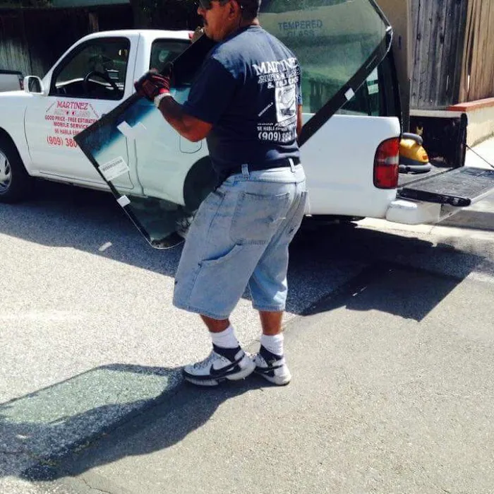 Martinez Auto Glass 2