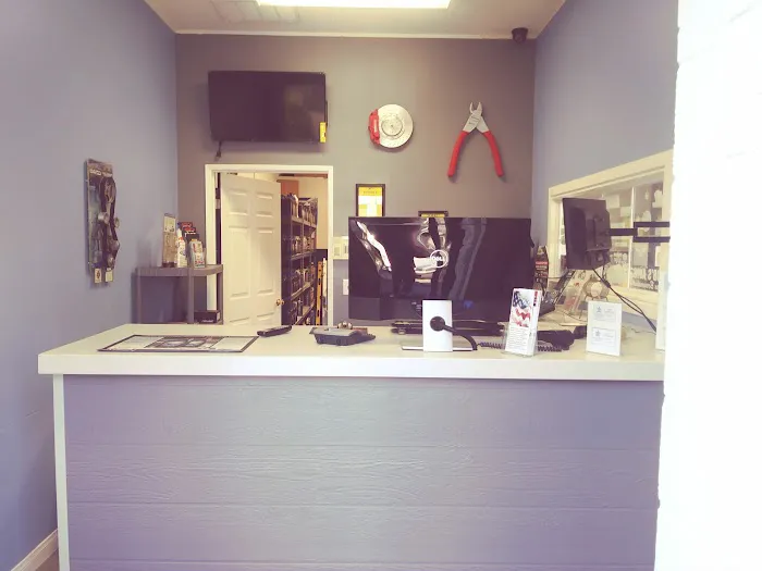 Bob's Auto and Tire Service 8