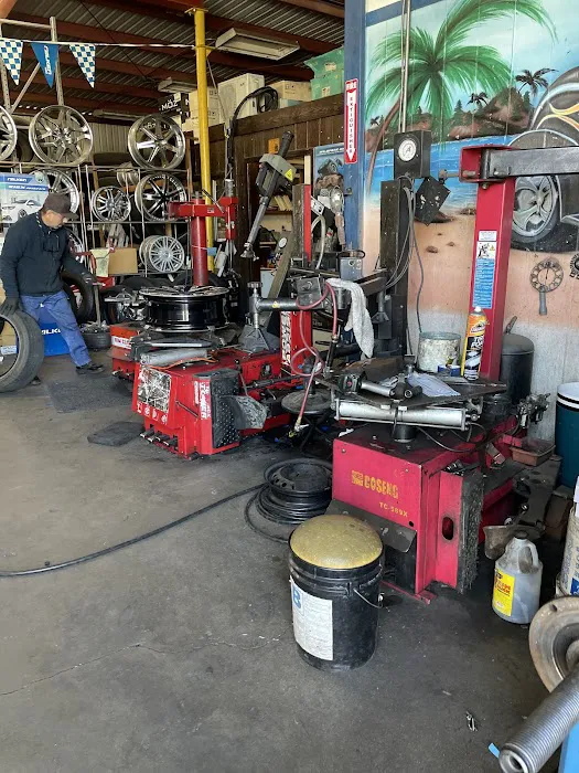Gomez Tires & Wheels 0