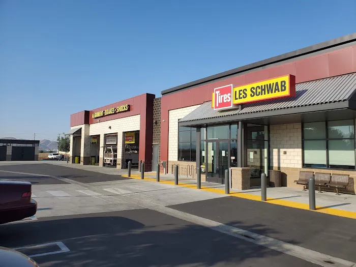 Les Schwab Tire Center 2
