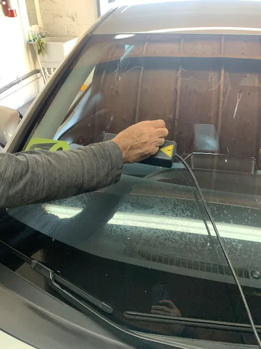 4M Auto Glass 0
