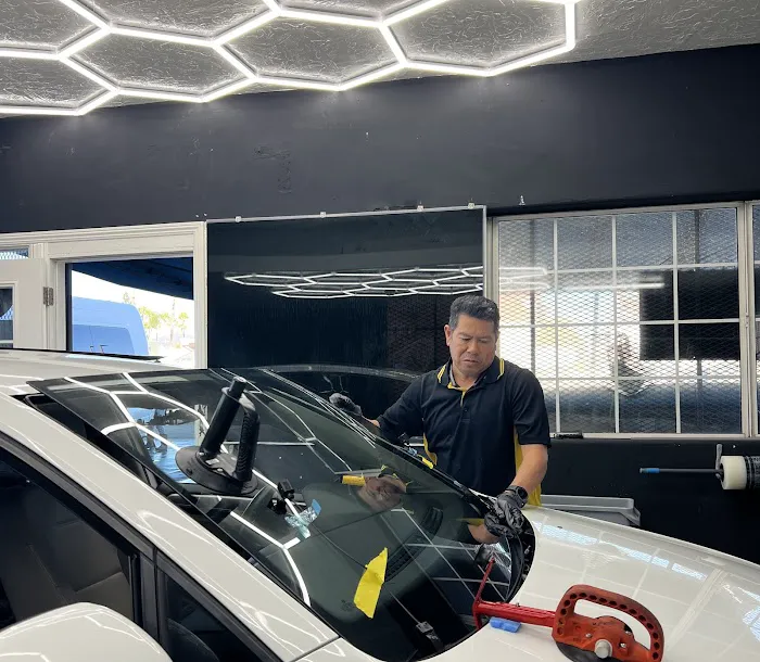 Andrade Auto Glass & Tint Masters 1