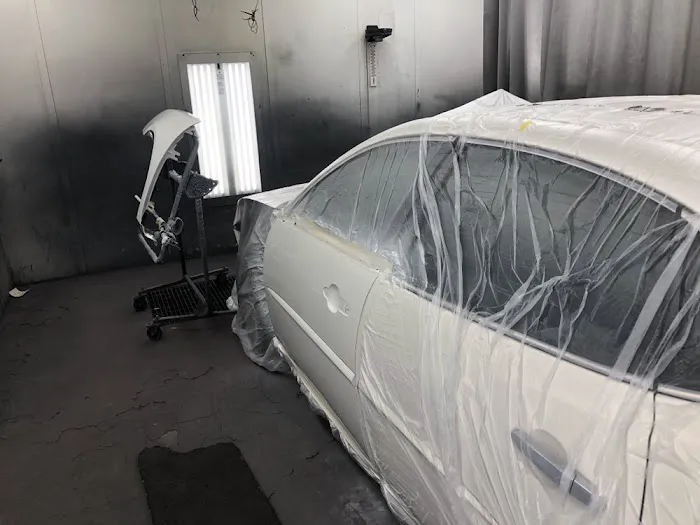 Bumper Medic Collision Center 4