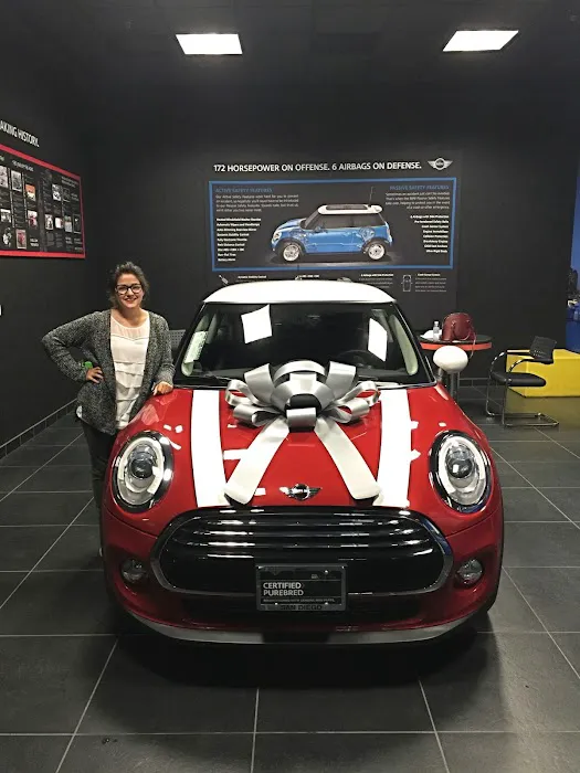 MINI of San Diego Service and Parts 5