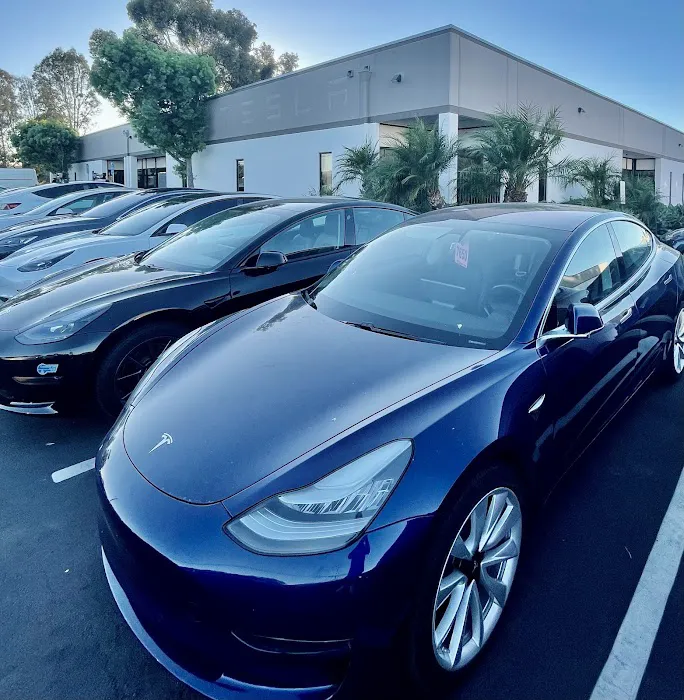 Tesla Service Center 0