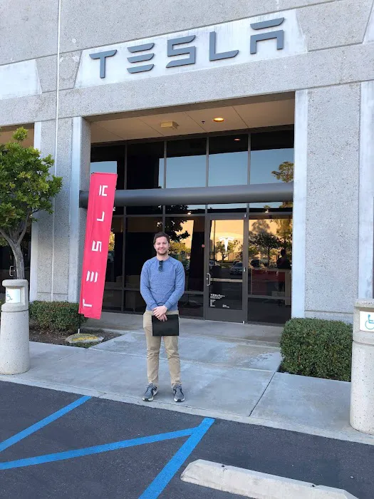 Tesla Service Center 5
