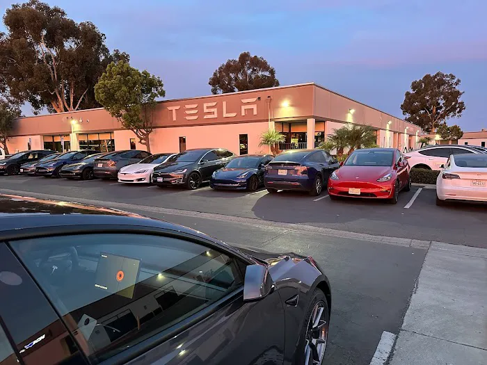 Tesla Service Center 3