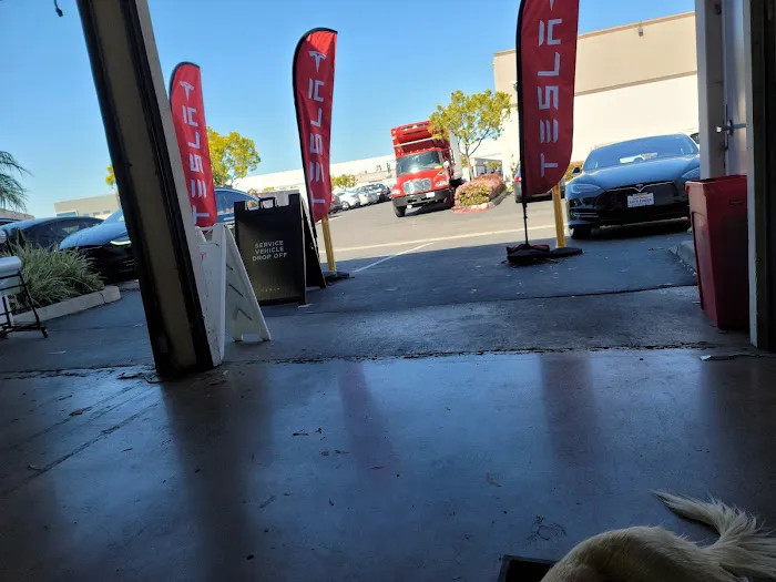 Tesla Service Center 4