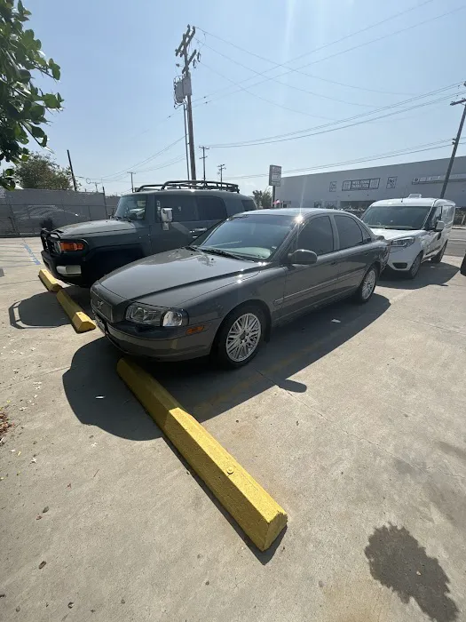 Maaco Auto Body Shop & Painting 8
