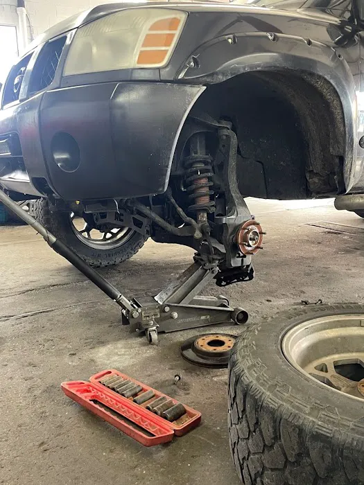 Gudino's Garage 8