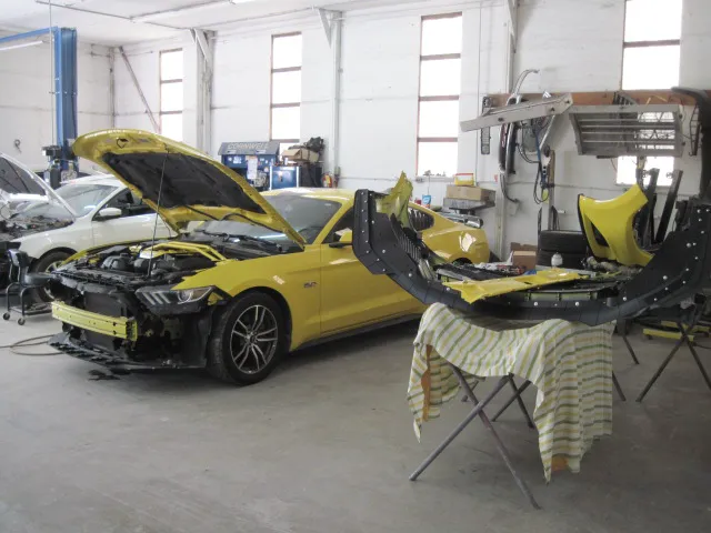 Don's Body Shop 4