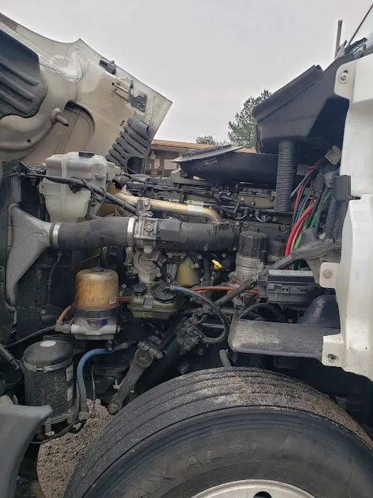 Lamar's Mobile Tractor Trailer Repair 6