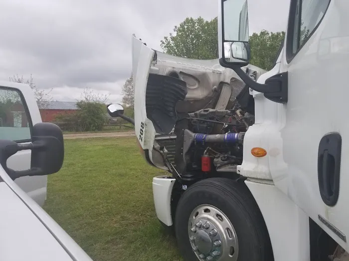 J's MOBILE DIESEL SERVICE 24 HourTruck Repair 1