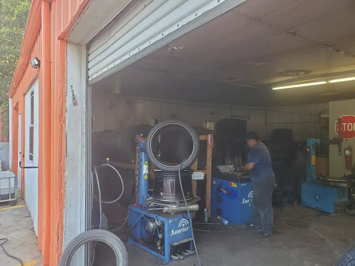 Ruiz Tires & Auto Services 4