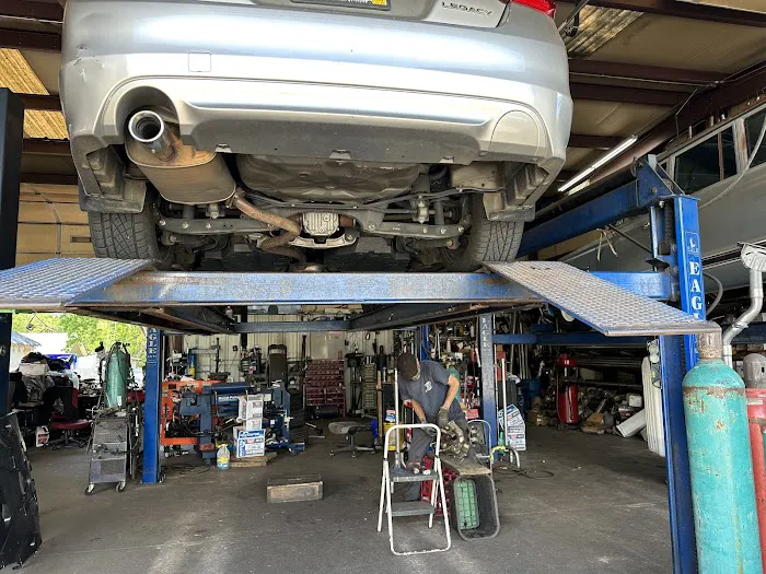 Brown's Tire & Muffler 1