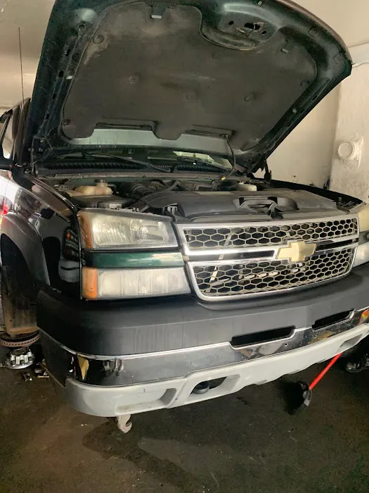Lolo's Auto Service LLC 0