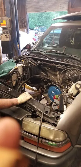Ford's Auto Salvage & Auto Repair 3