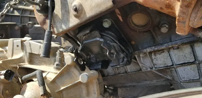 Ford's Auto Salvage & Auto Repair 9
